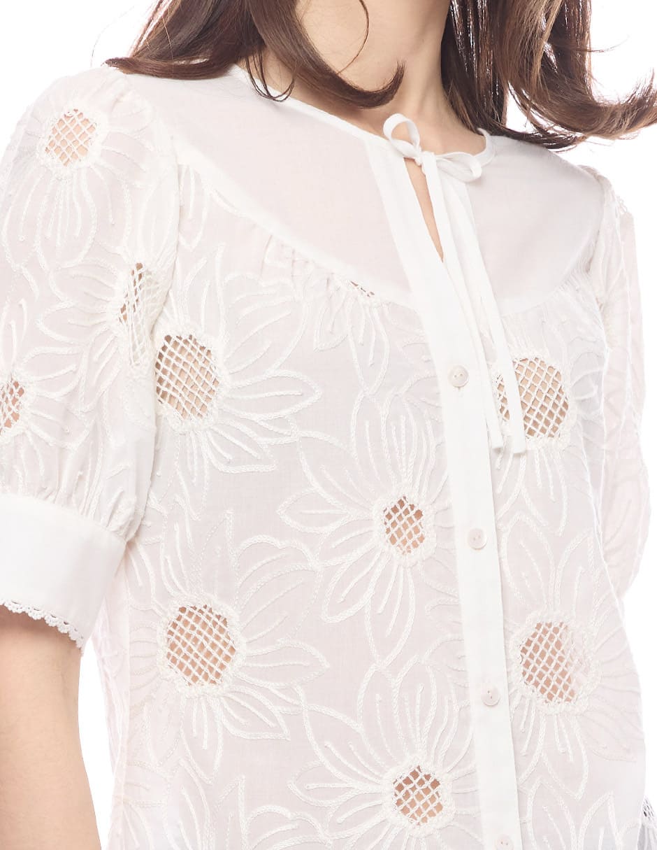 blusa blanca con tira bordada