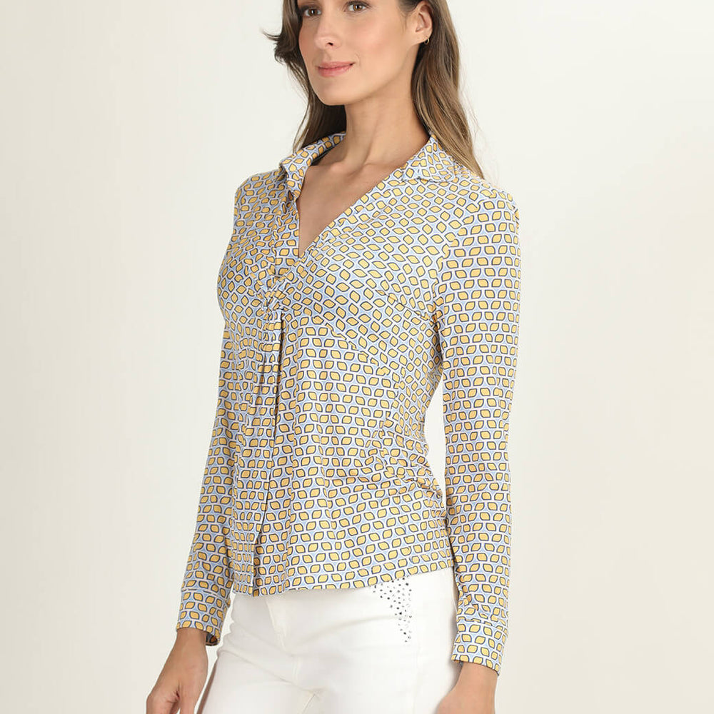 
                      
                        Blusa estampada Levon
                      
                    