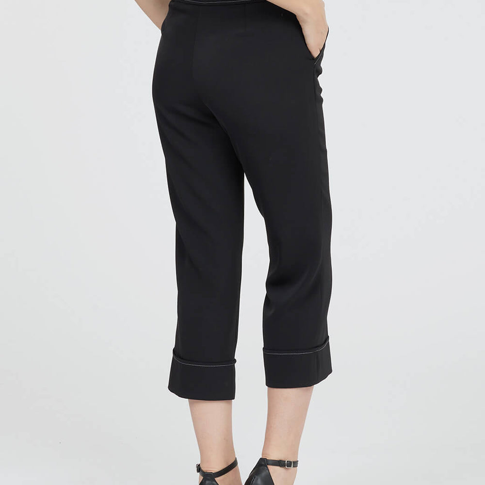 
                      
                        Pantalón negro Velia
                      
                    