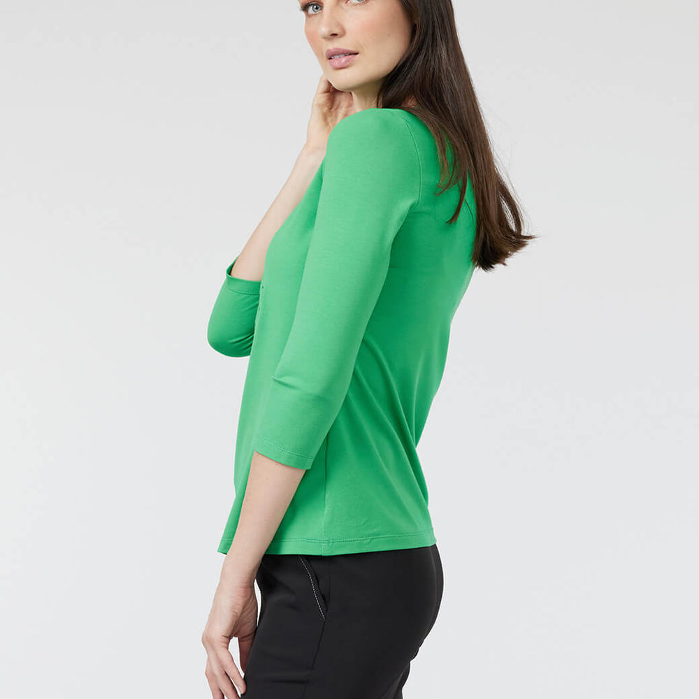 
                      
                        Blusa verde Velia
                      
                    