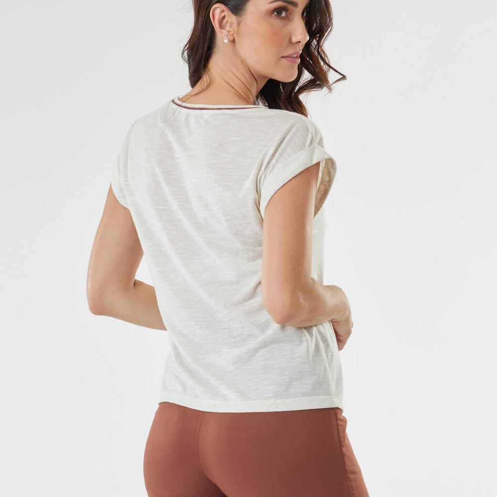 
                      
                        Blusa beige Delilah
                      
                    