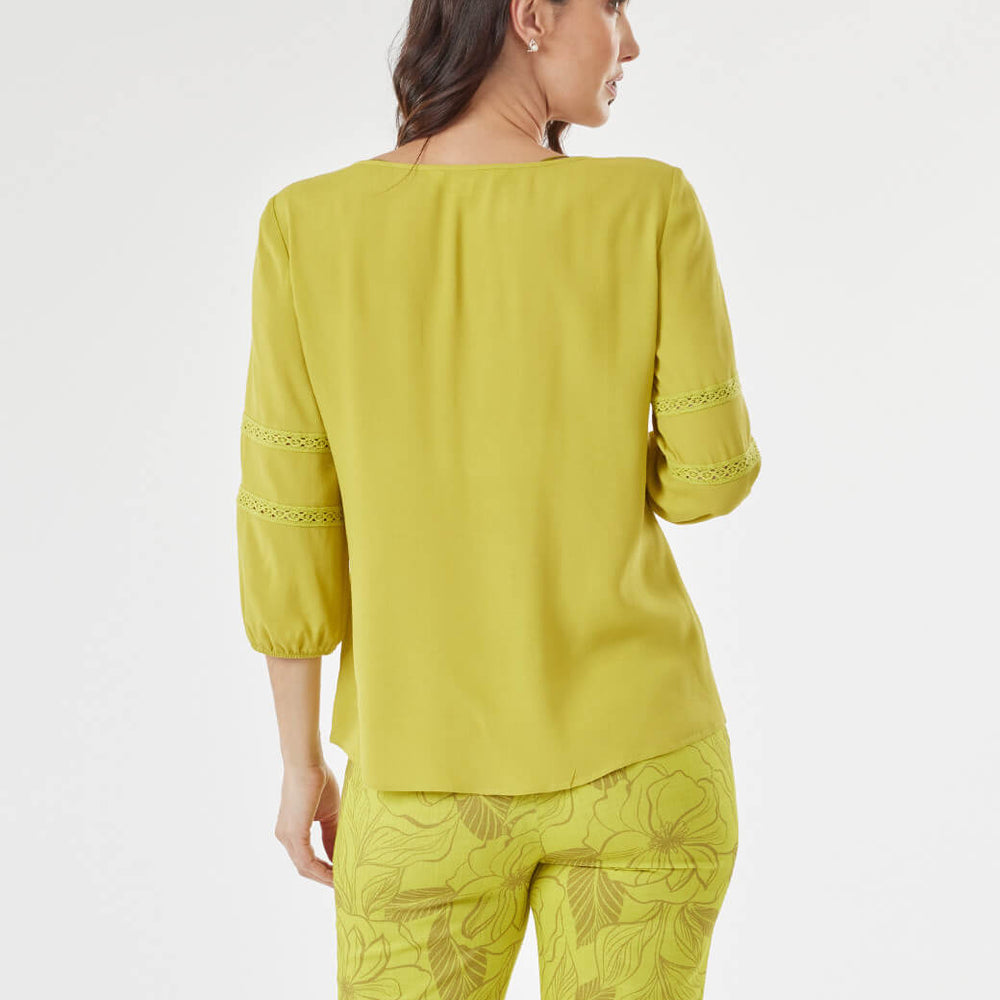 
                      
                        Blusa verde Armida
                      
                    