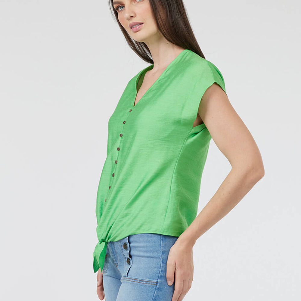 
                      
                        Blusa verde con hombro caído Esenciales
                      
                    