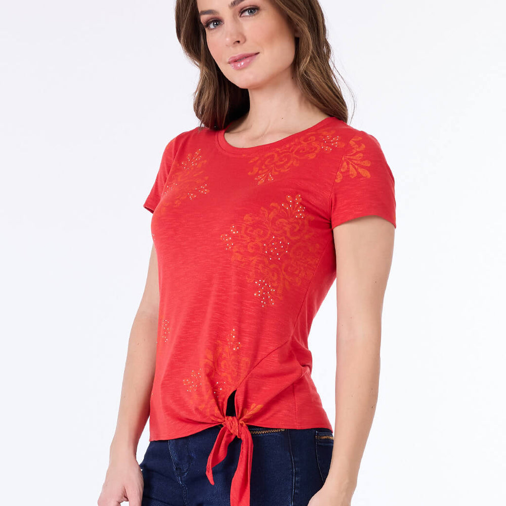 
                      
                        Blusa roja Esenciales
                      
                    