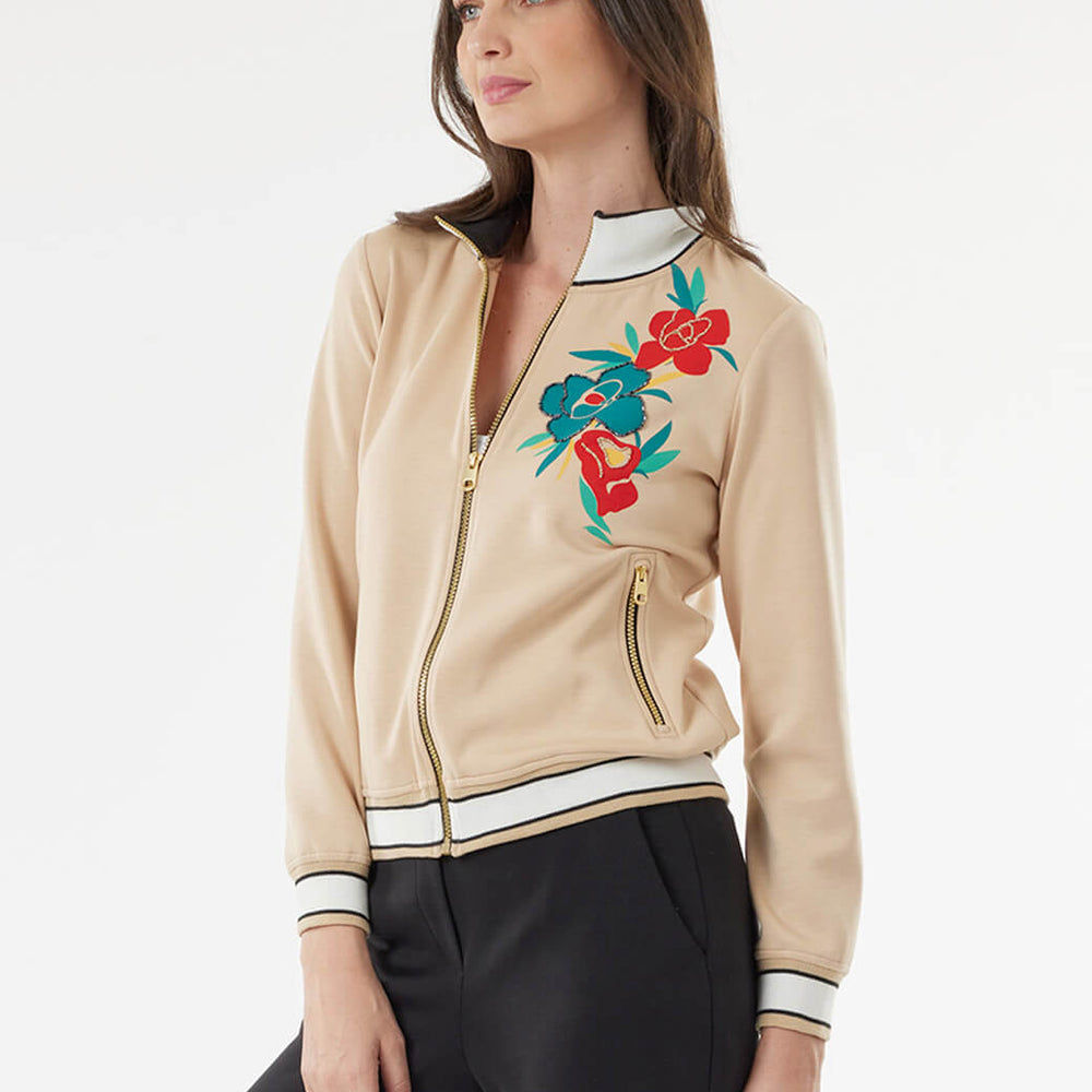 
                      
                        Chamarra beige con cuello mao Comfort
                      
                    