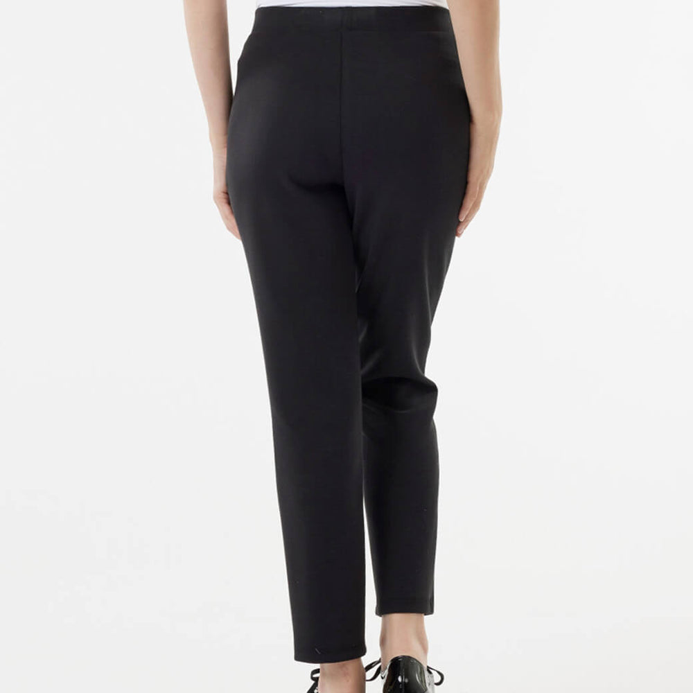 
                      
                        Pants recto negro Comfort
                      
                    