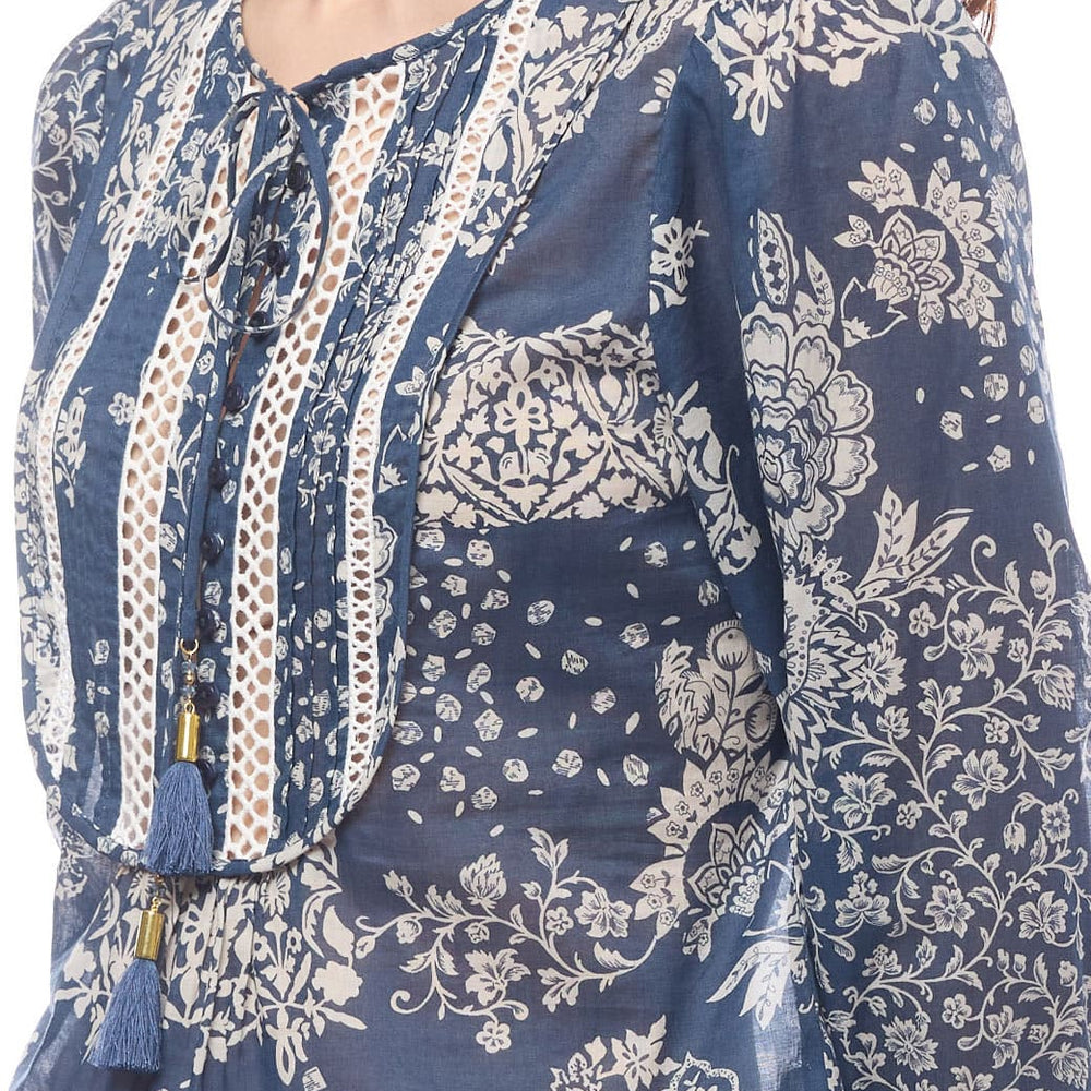 
                      
                        Blusa azul estampada Julene
                      
                    