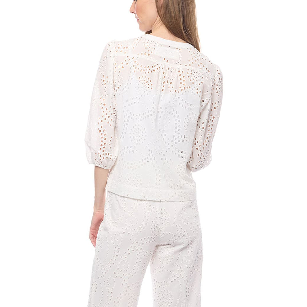 
                      
                        Blusa blanca Julene
                      
                    