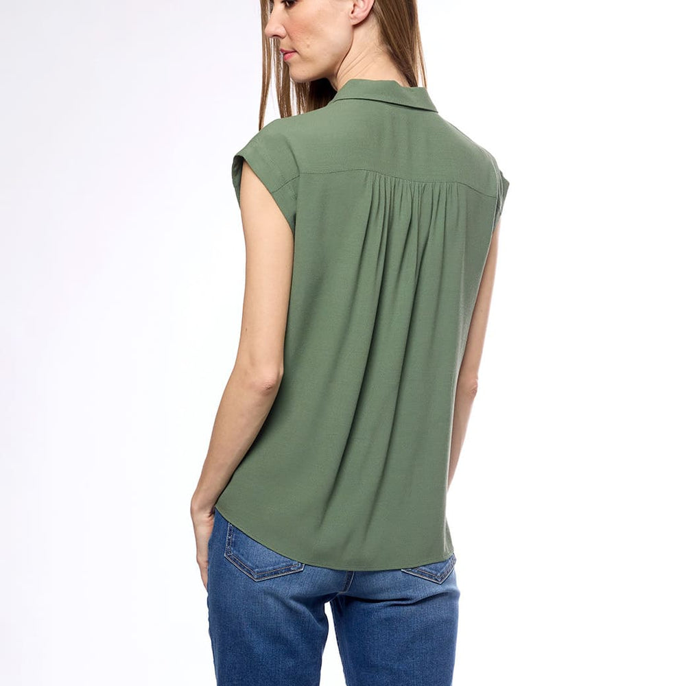 
                      
                        Blusa verde Yasbeth
                      
                    