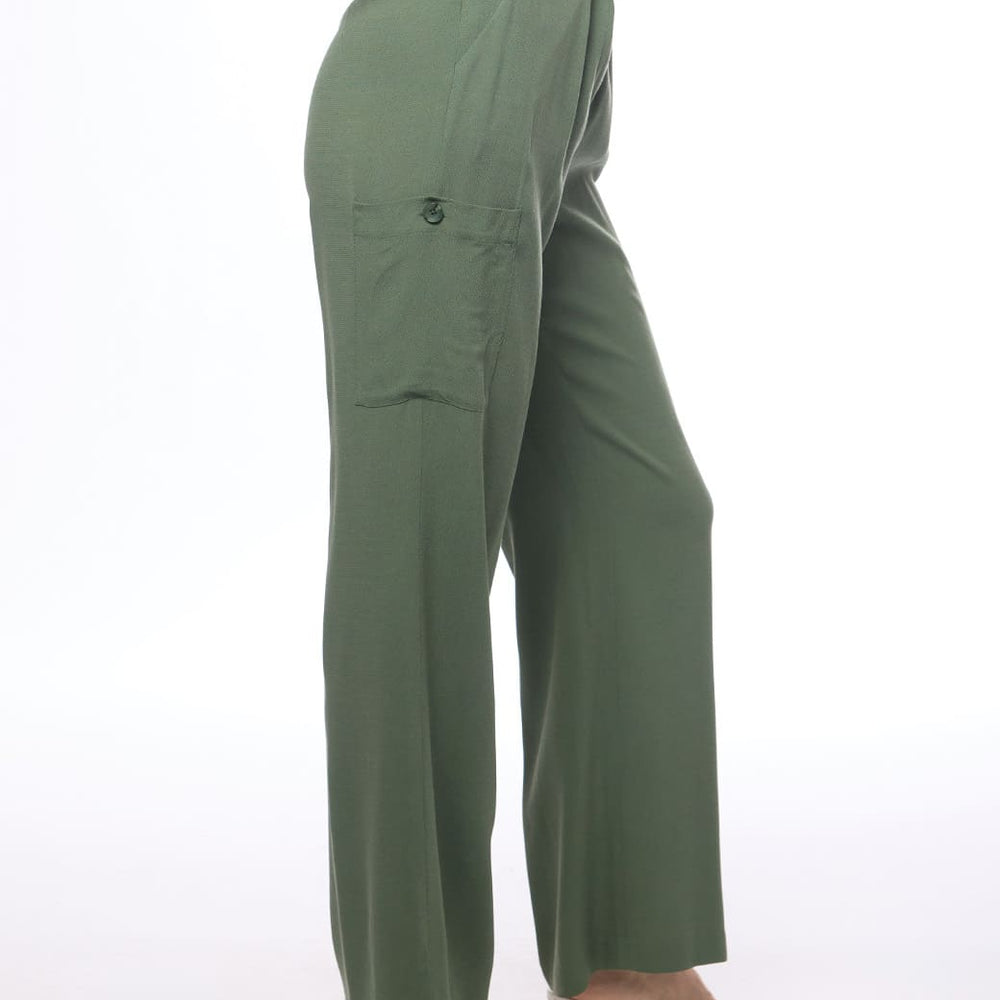 
                      
                        Pantalón verde Yasbeth
                      
                    