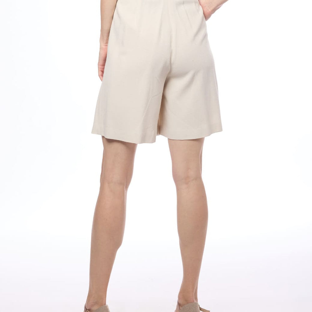 
                      
                        Short beige Yasbeth
                      
                    