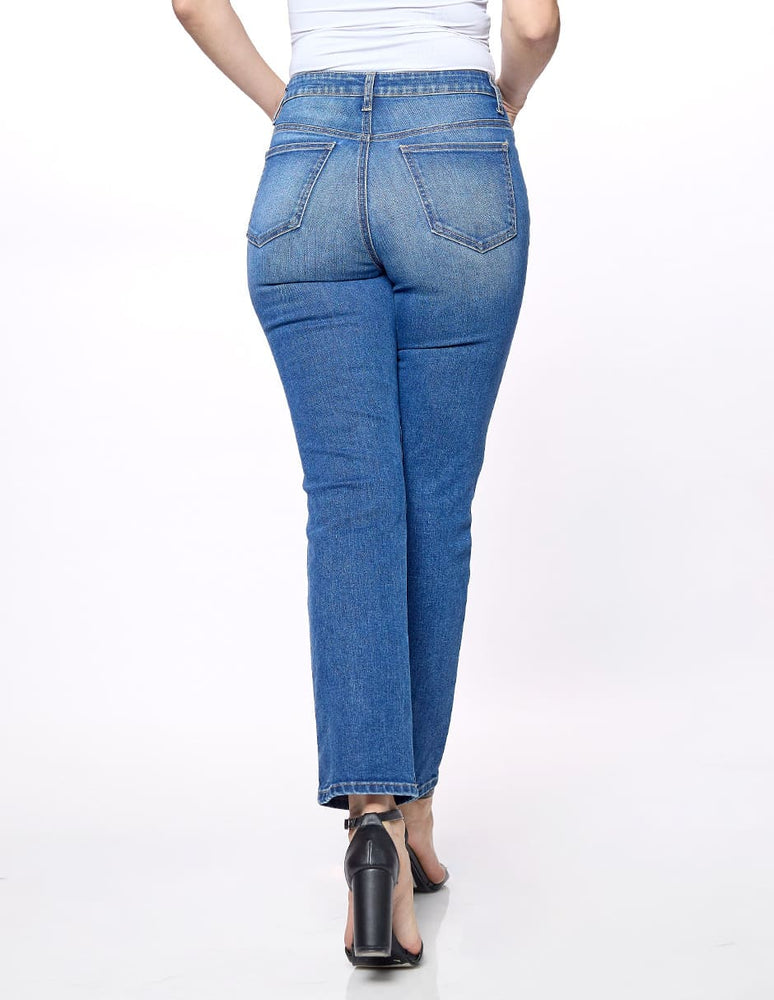 
                      
                        Jeans corte vaquero Esenciales
                      
                    