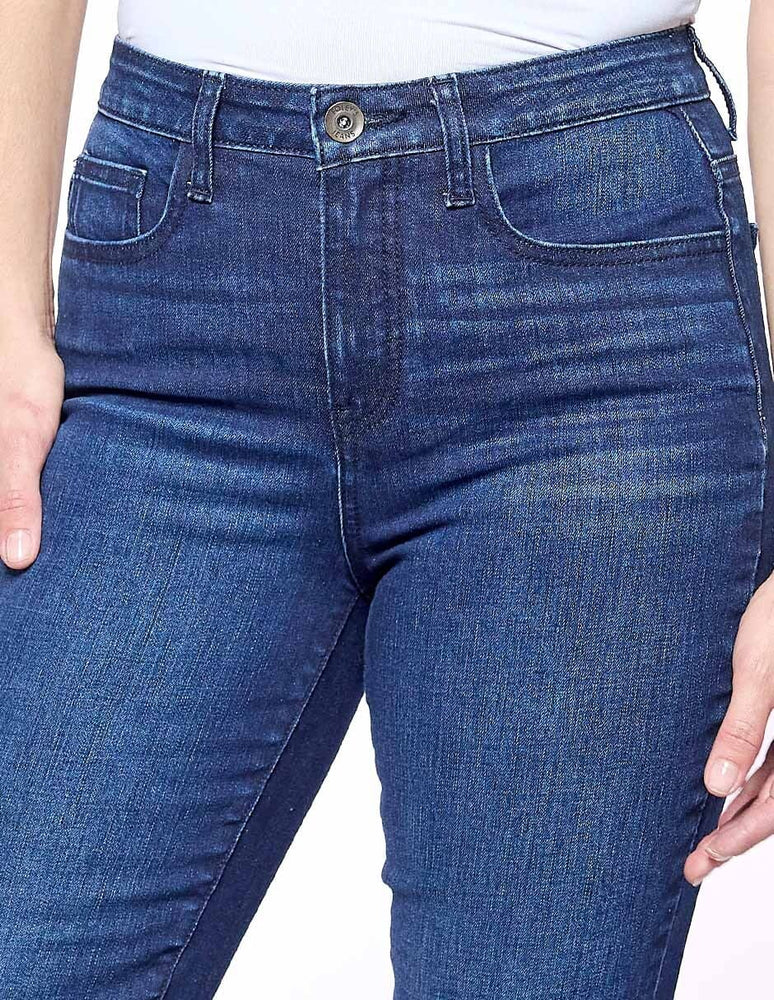 
                      
                        Jeans corte vaquero Esenciales
                      
                    