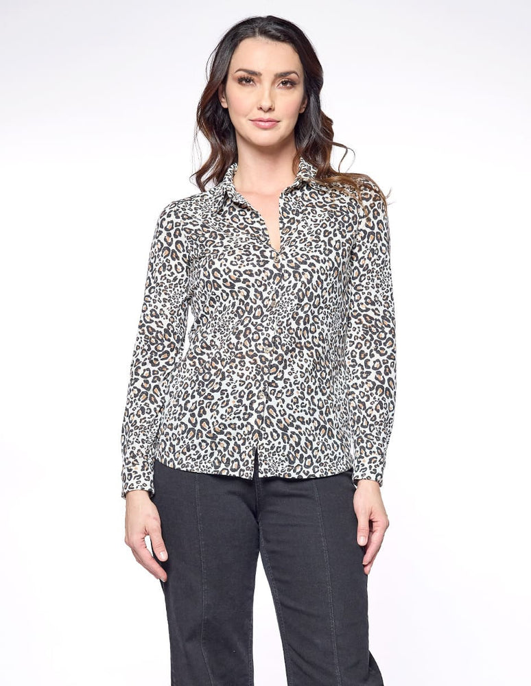 
                      
                        Blusa camisera animal print Esenciales
                      
                    