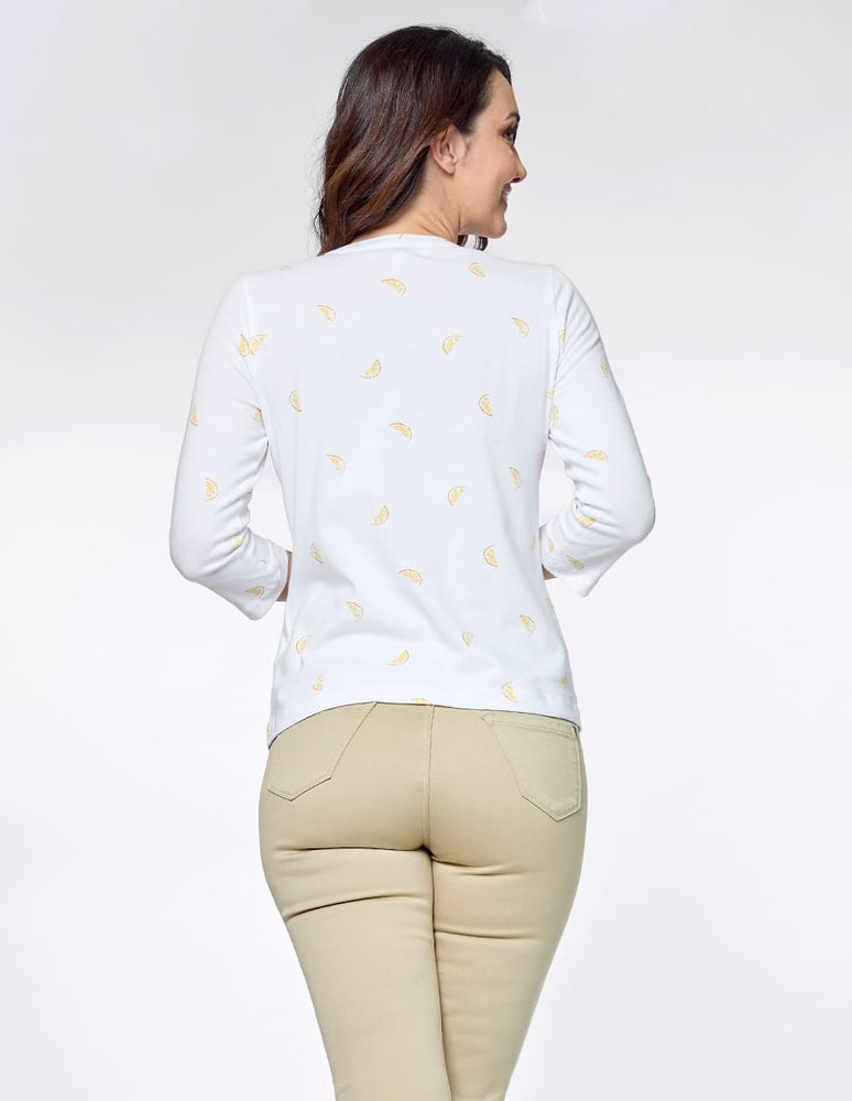 
                      
                        Blusa estampada blanca Esenciales
                      
                    