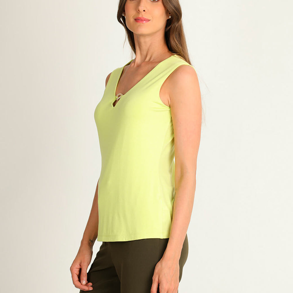 
                      
                        Blusa color verde Montse
                      
                    