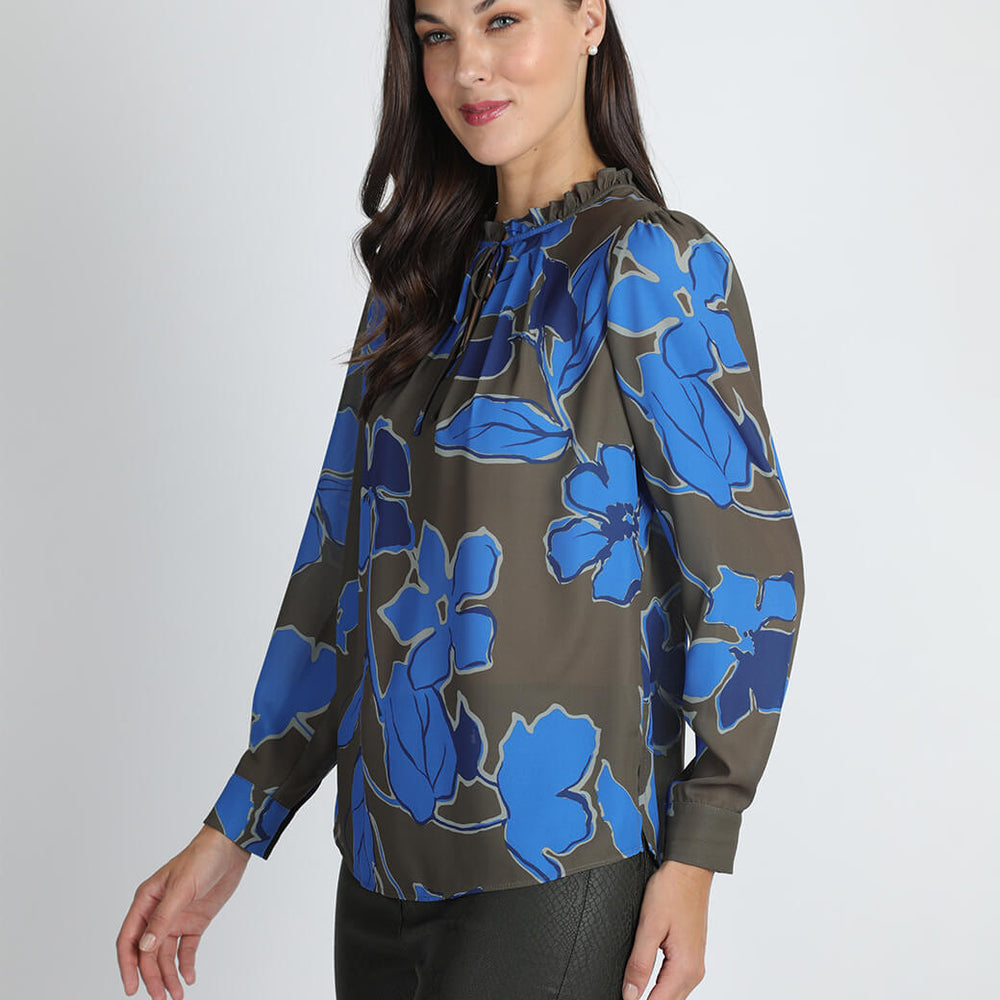 
                      
                        Blusa olivo Ivy
                      
                    