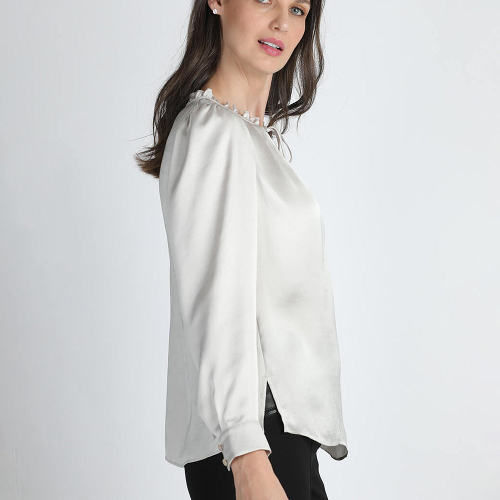 
                      
                        Blusa beige Shayla
                      
                    