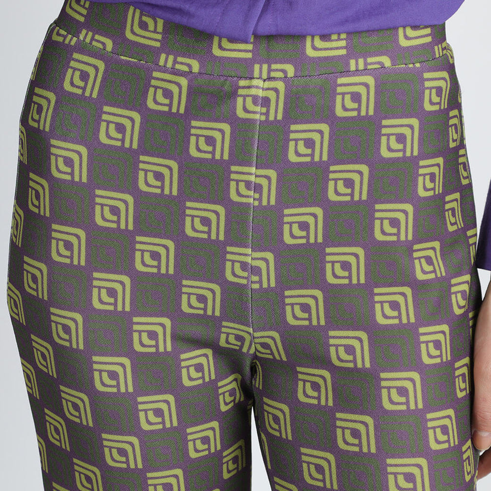 
                      
                        Pantalón morado Tala
                      
                    