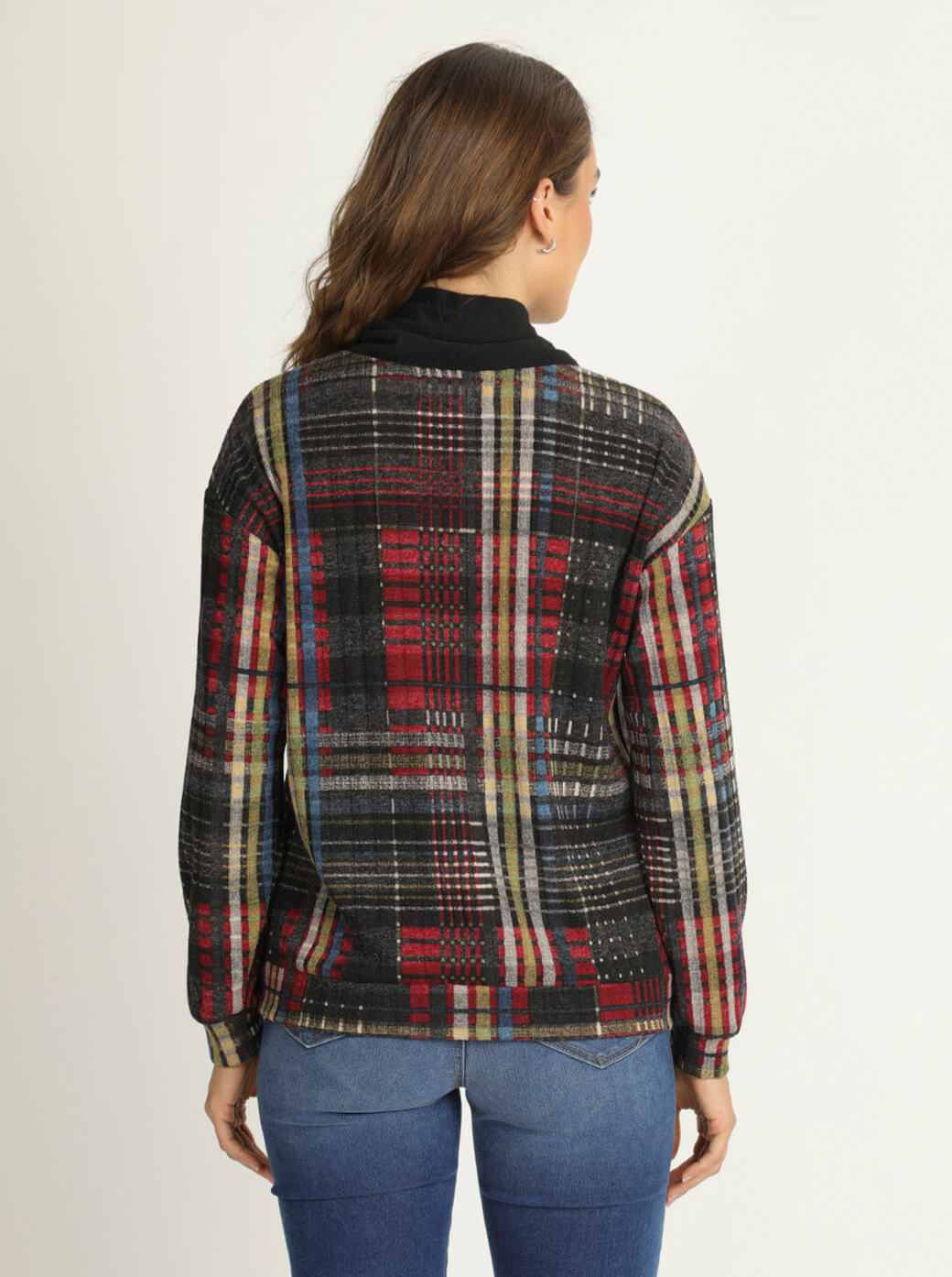 Sueter multicolor con cuello alto
