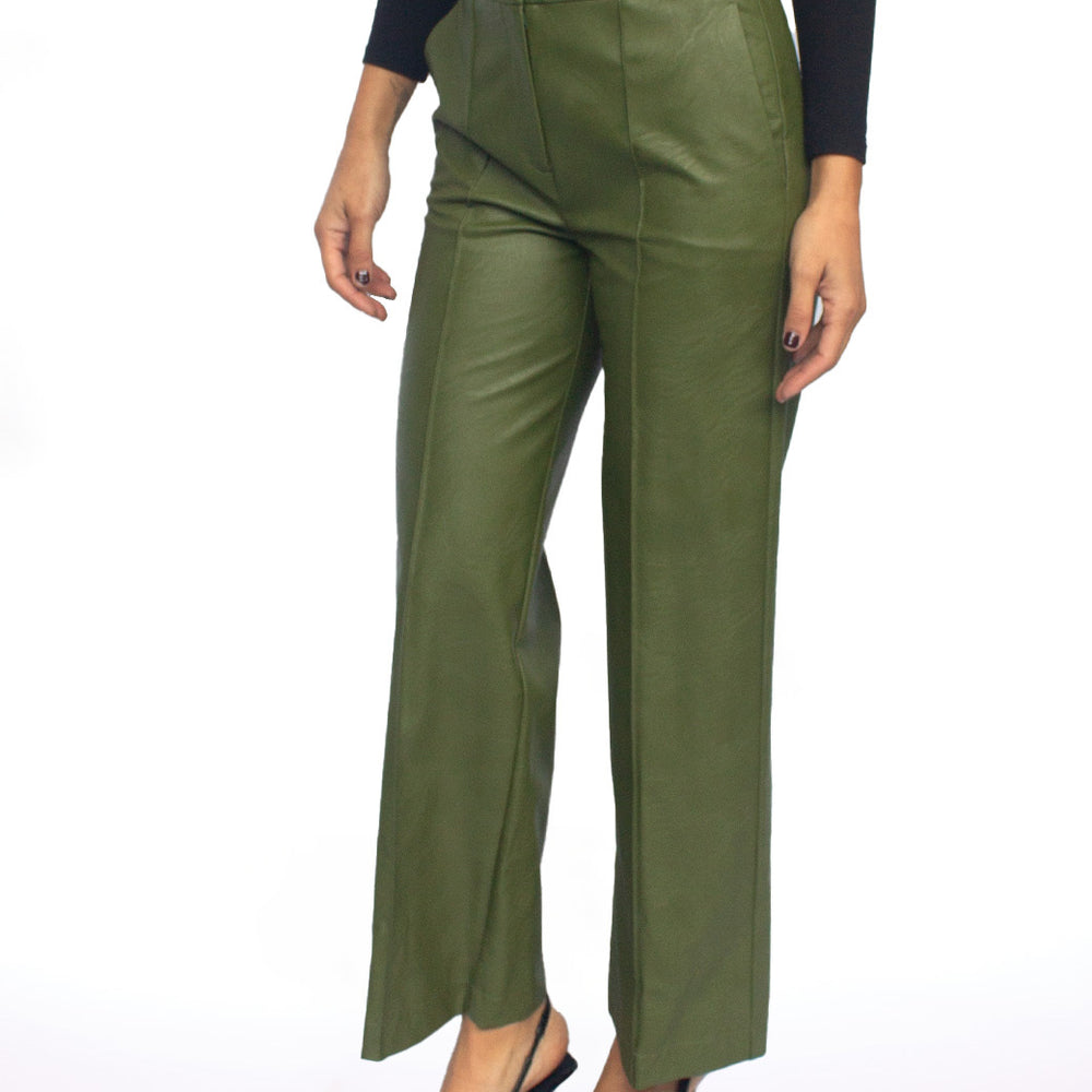 
                      
                        Pantalón verde Evelin
                      
                    