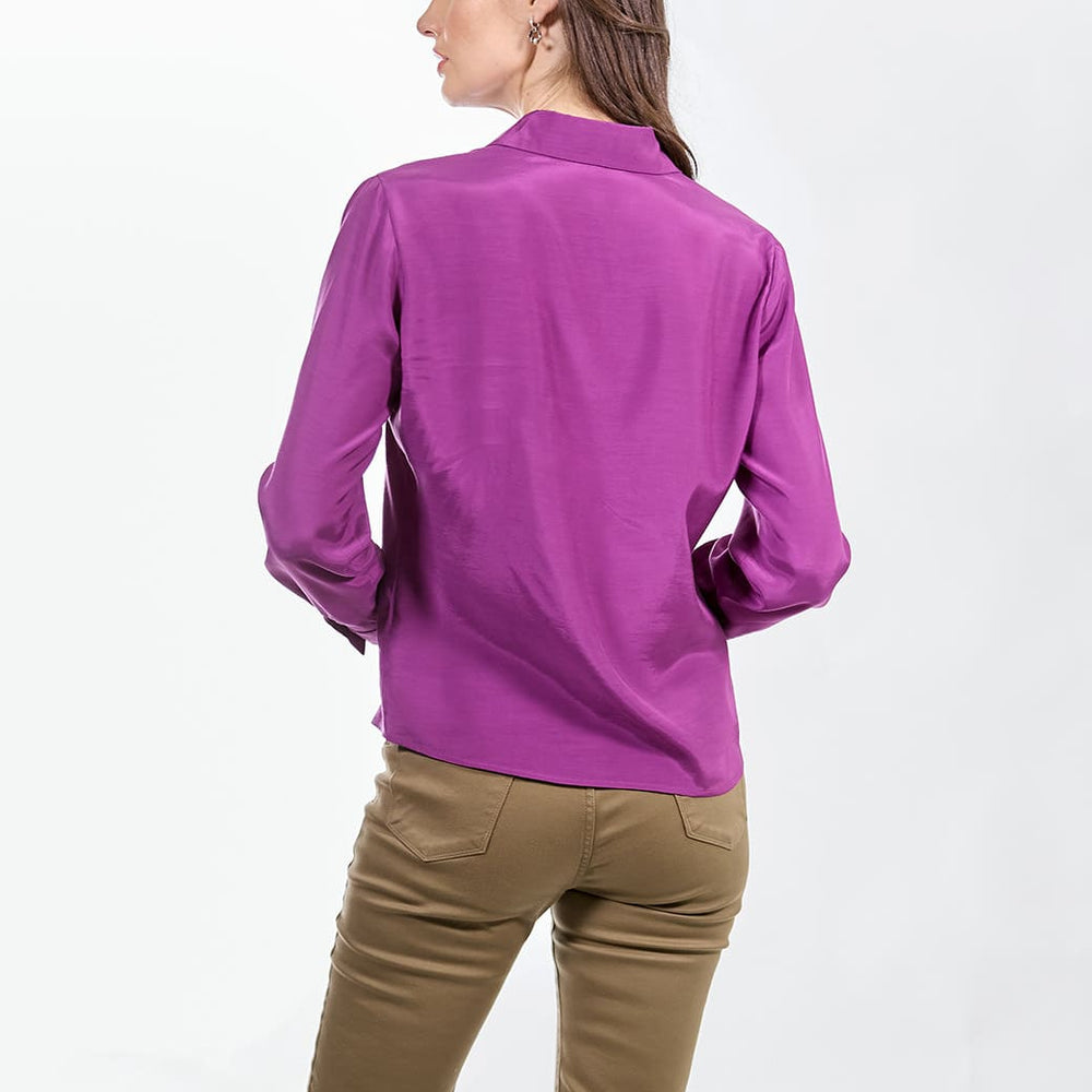 
                      
                        Blusa camisera morada Cleire
                      
                    