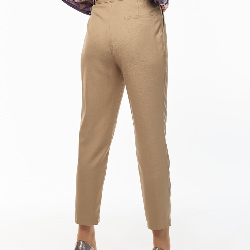 
                      
                        Pantalón beige Debra
                      
                    