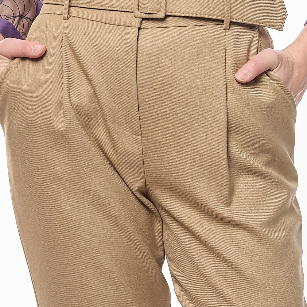 
                      
                        Pantalón beige Debra
                      
                    