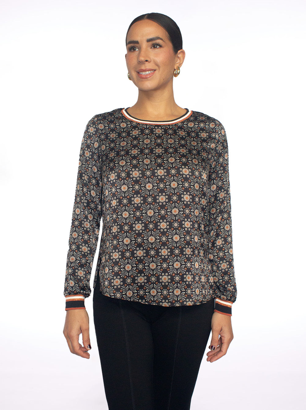 Blusa negra escote redondo Kelly