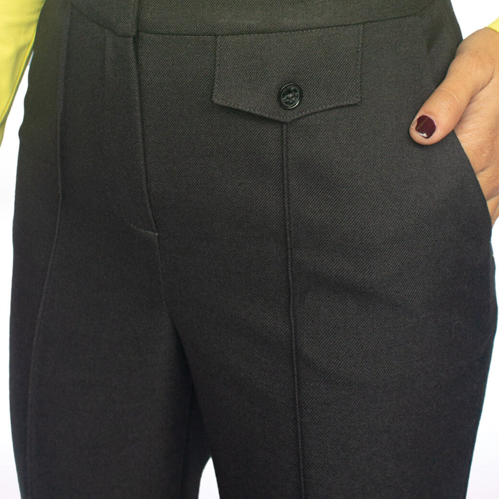 
                      
                        Pantalón oxford Ludmila
                      
                    