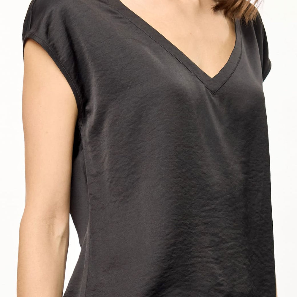 Blusa negra Leyna