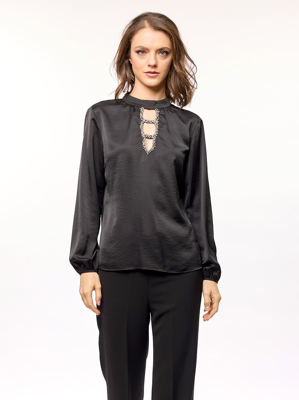 Blusa negra con detalle Leyna