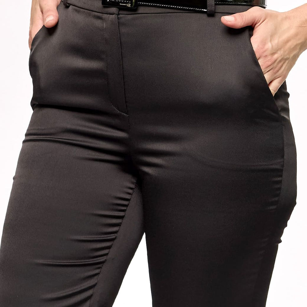 
                      
                        Pantalón Negro Elvia
                      
                    