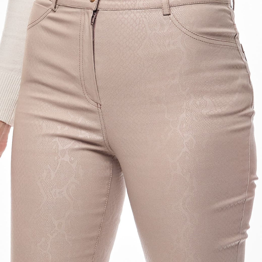 
                      
                        Pantalón beige estampado Esenciales
                      
                    