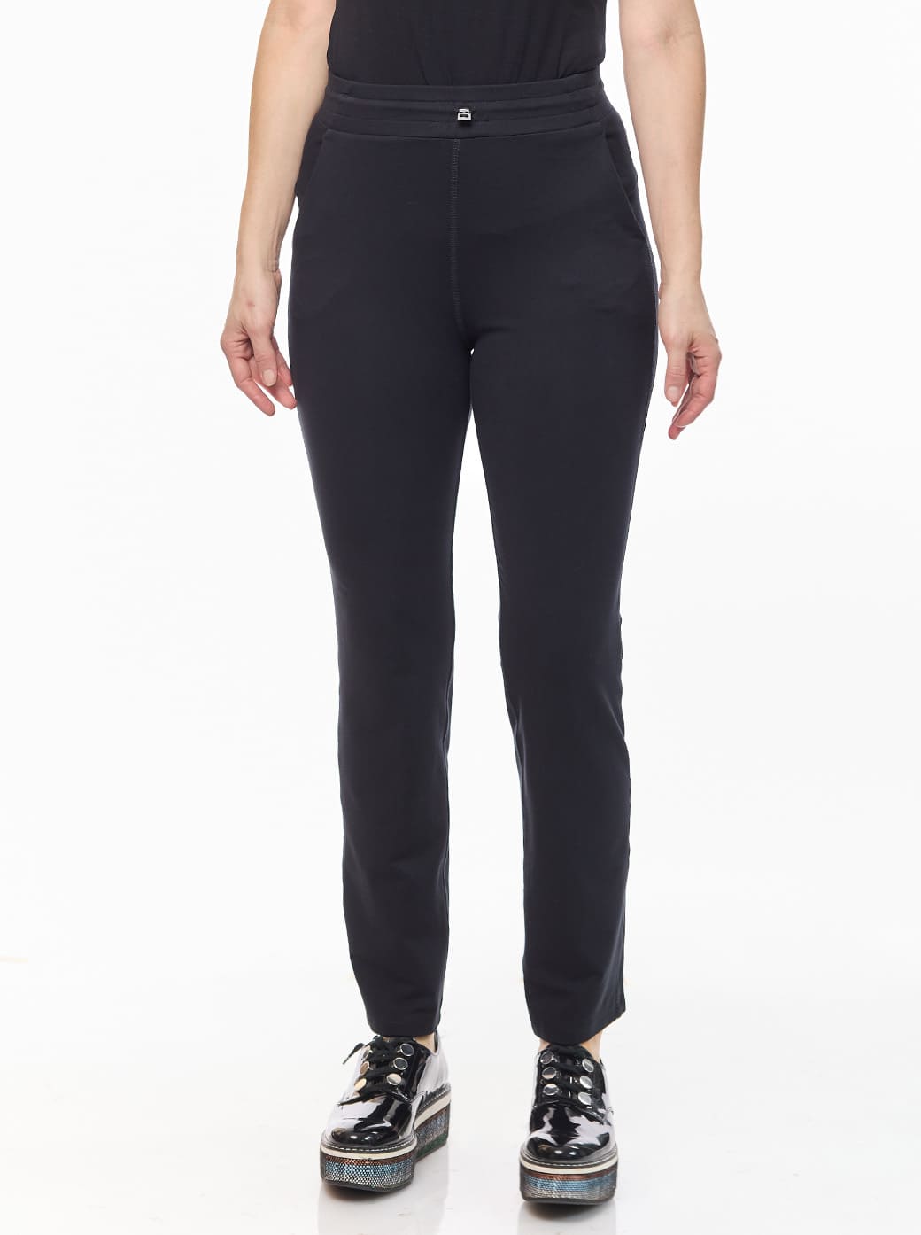 Pants negro con corte Comfort