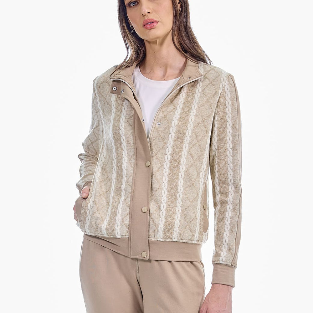 Chamarra beige con textura Comfort