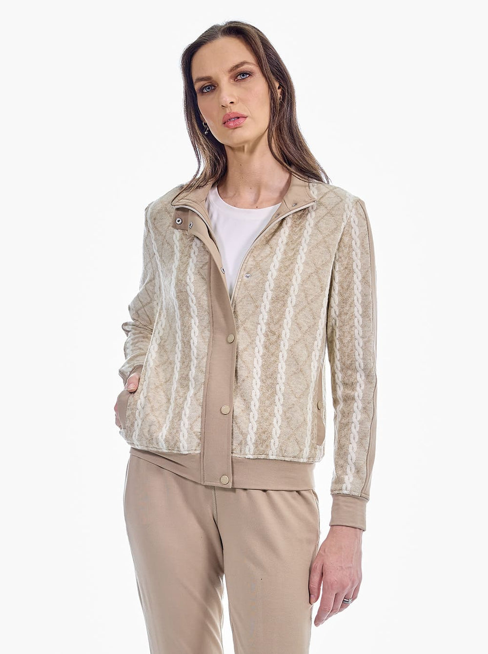 Chamarra beige con textura Comfort