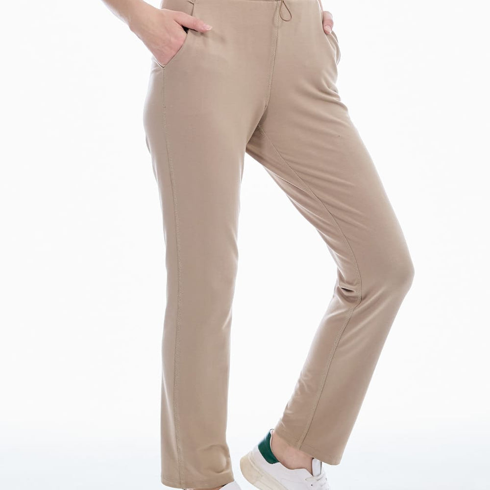 
                      
                        Pants beige con cortes Comfort
                      
                    