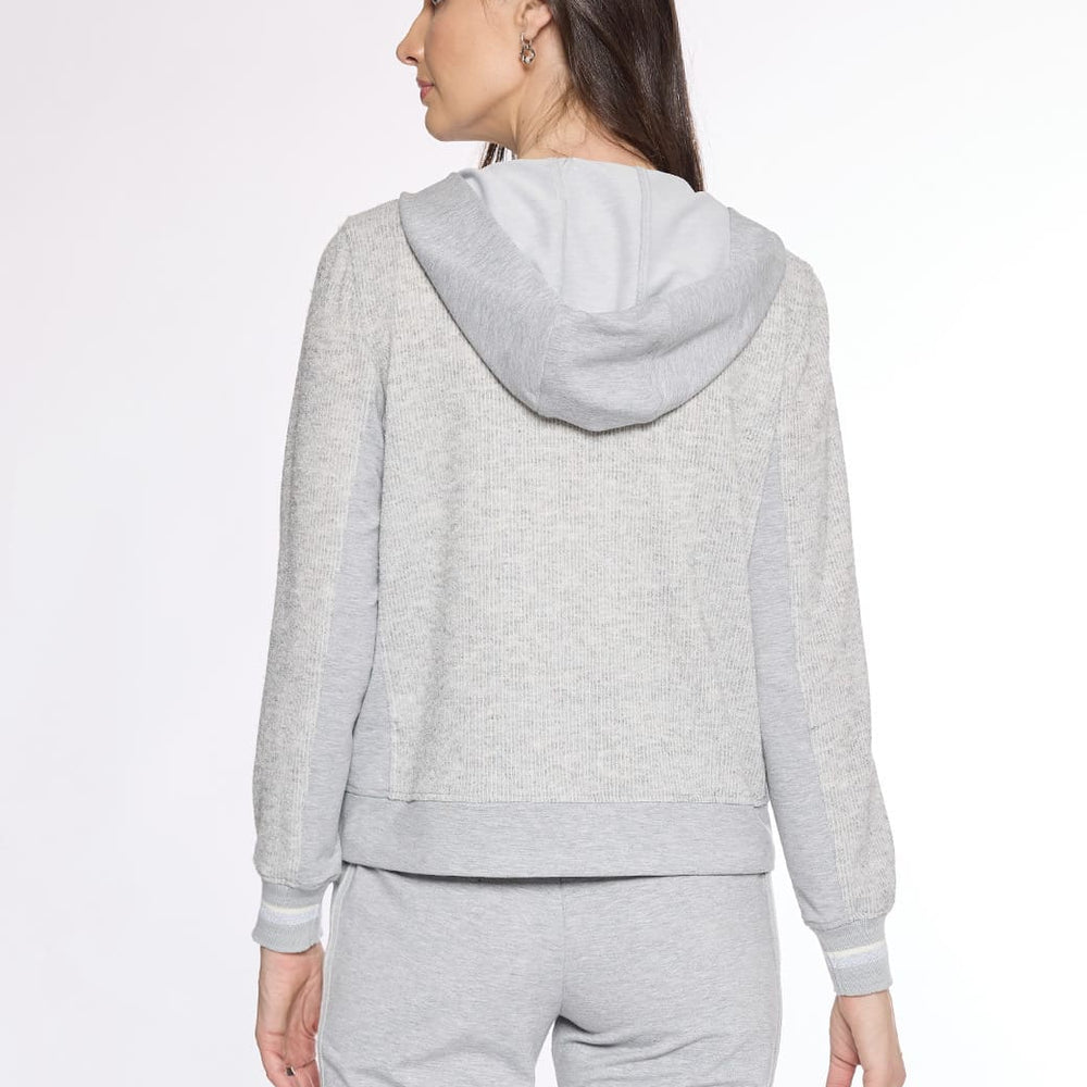 
                      
                        Sudadera gris con capucha Comfort
                      
                    