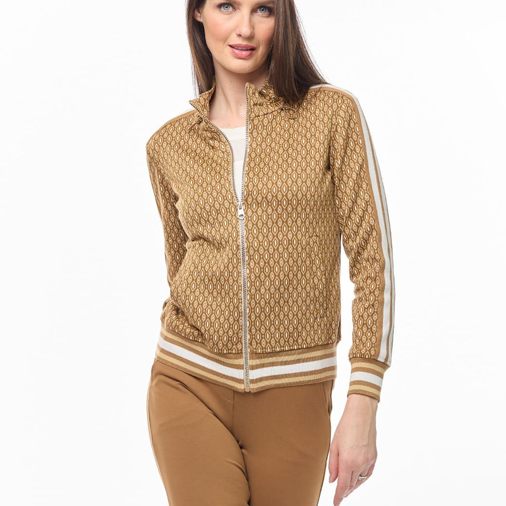 Chamarra camel estampada Comfort