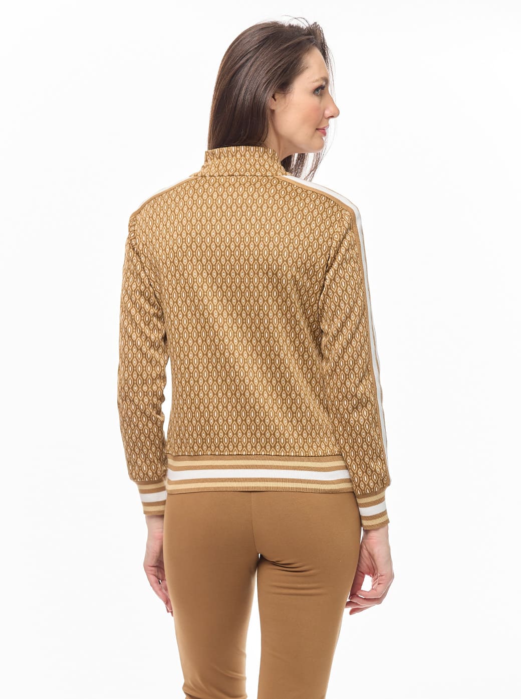 Chamarra camel estampada Comfort