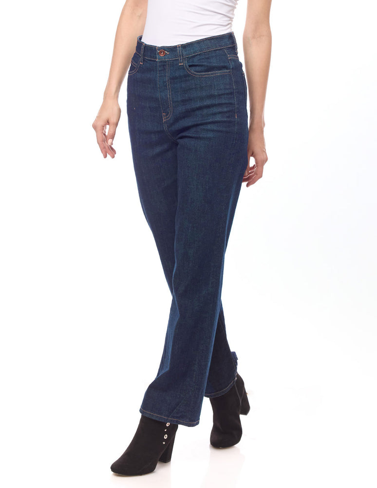 
                  
                    Jeans recto de denim azul y negro, modelo básico, perfectos para otoño e invierno, con un ajuste cómodo y moderno.
                  
                