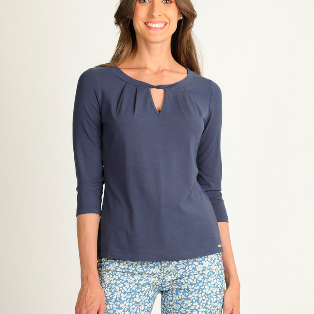 Blusa indigo con escote torcido