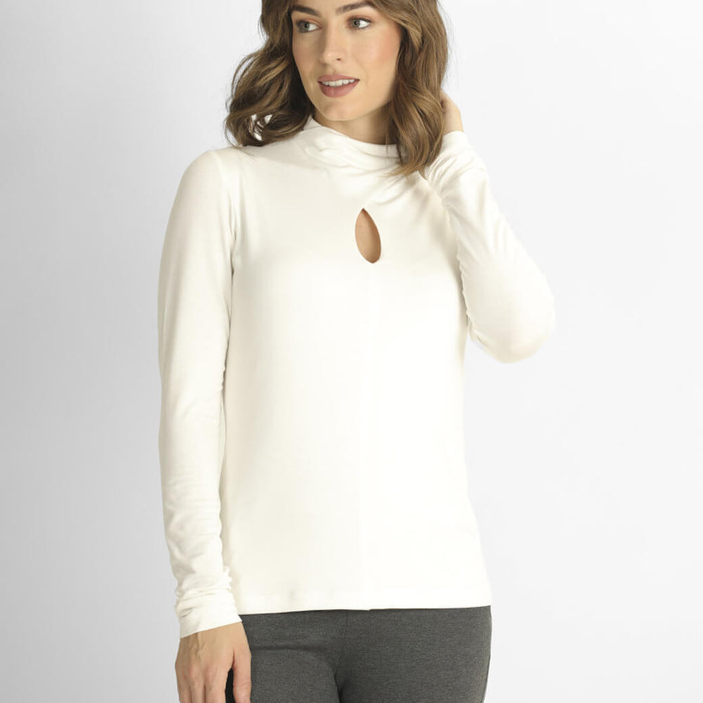 Blusa hueso con cuello mao cruzado