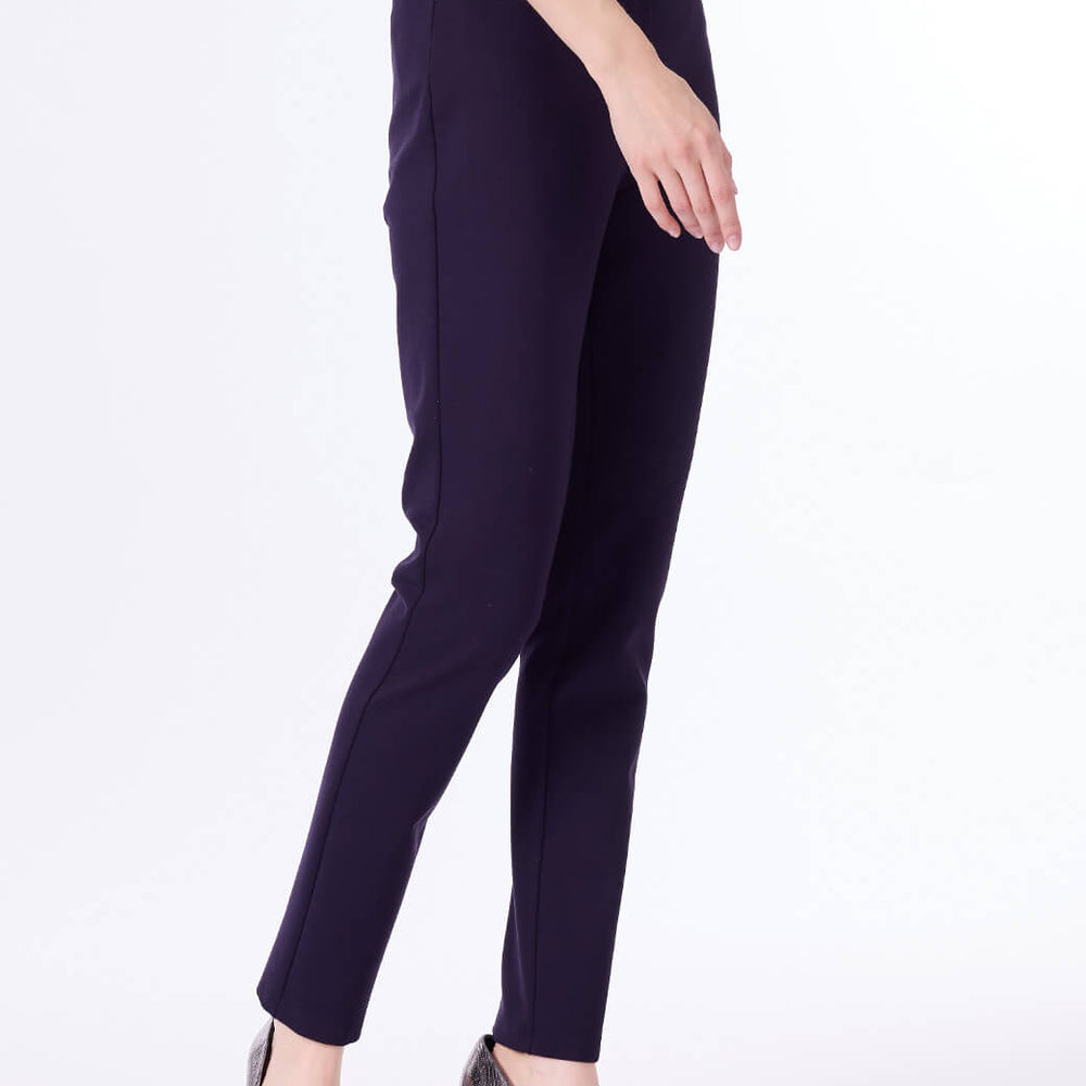 
                      
                        Leggings morado Básico
                      
                    