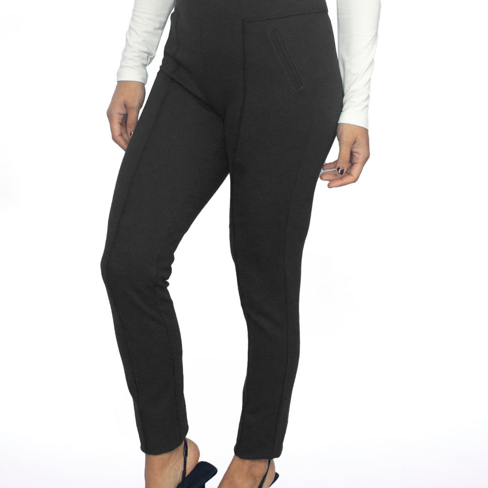 
                      
                        Leggings negro con bolsillos Básicos
                      
                    