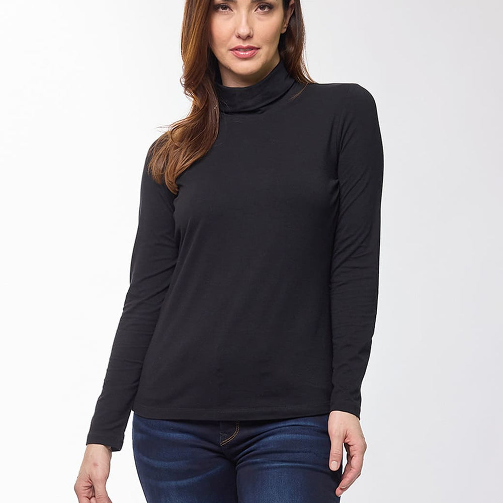 Blusa negra cuello alto Esenciales