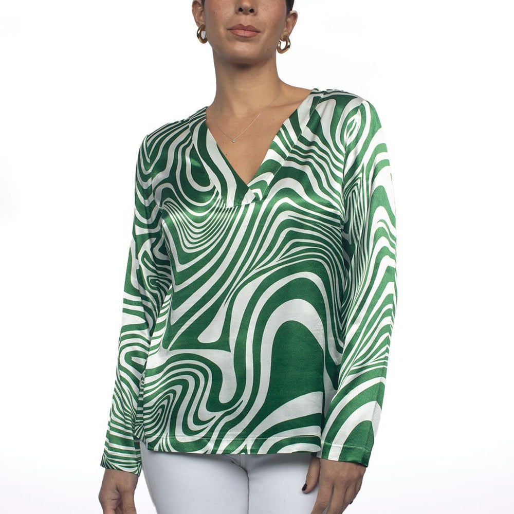 
                      
                        Blusa verde abertura en costados Esenciales
                      
                    