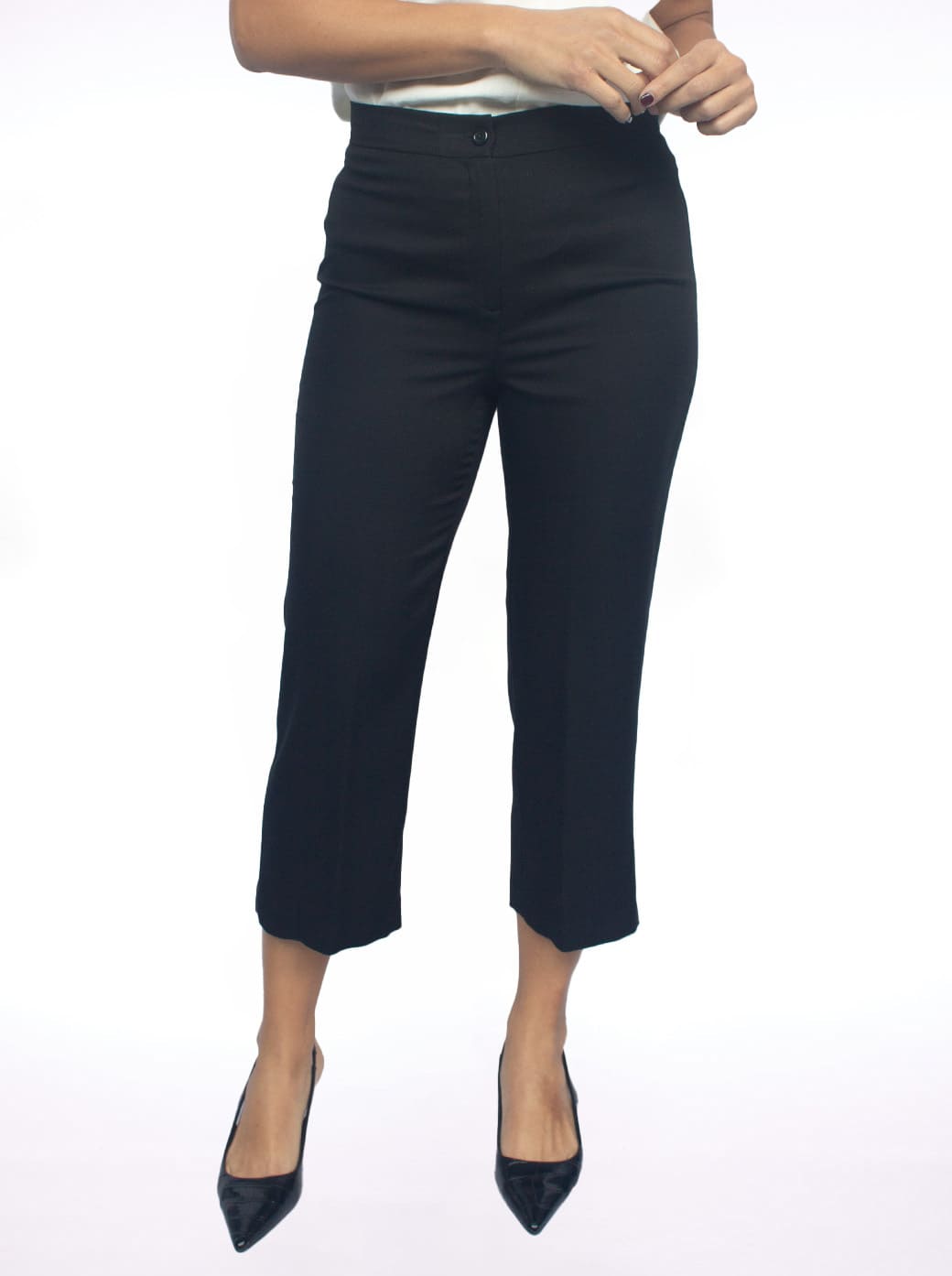 Pantalón negro capri Esenciales