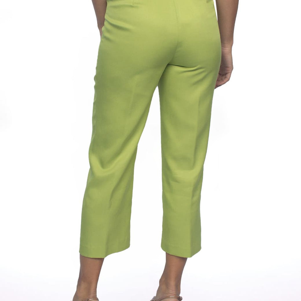 
                      
                        Pantalón verde capri Esenciales
                      
                    